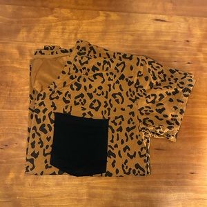 Women’s Relaxed V-Neck in Leopard